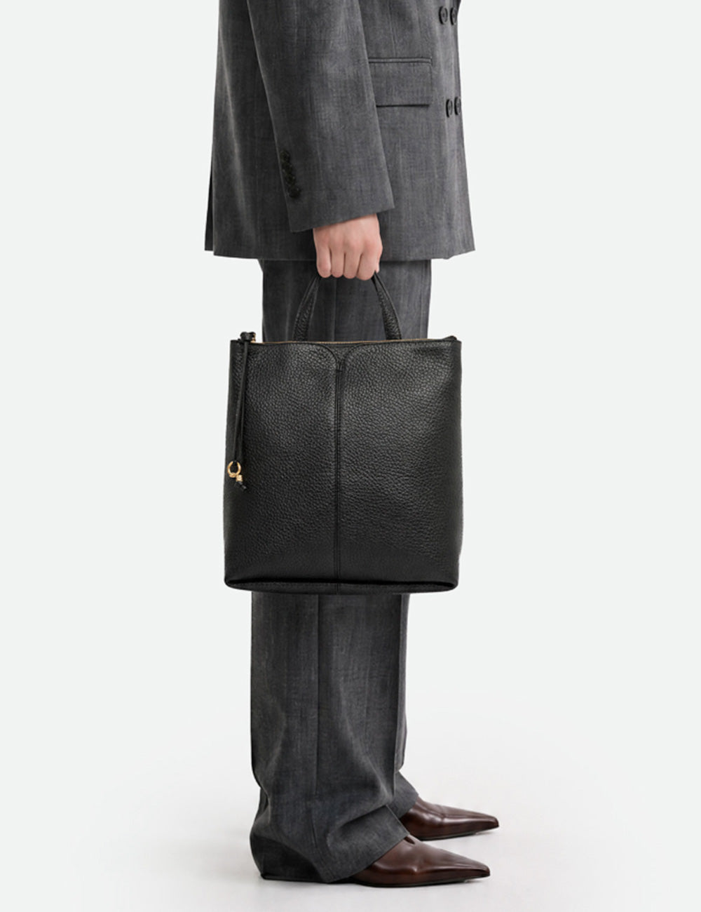 Gianni chiarini zaino sandra nero borsa tote in pelle nera con texture e portachiavi dorato