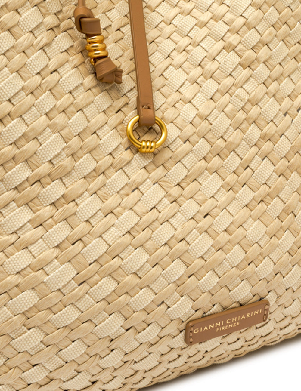 Borsa tote intrecciata in paglia beige con tracolle in pelle color tan e hardware oro, Gianni Chiarini Mercy Naturale