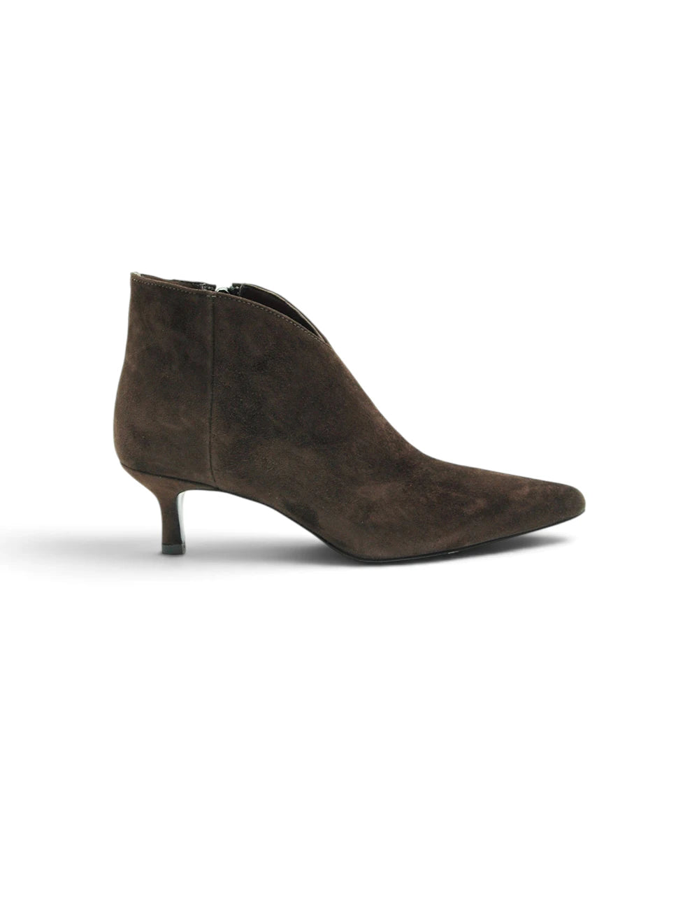 Stivaletto tan in camoscio gardenia tronchetto testa moro con punta sfilata e tacco sottile