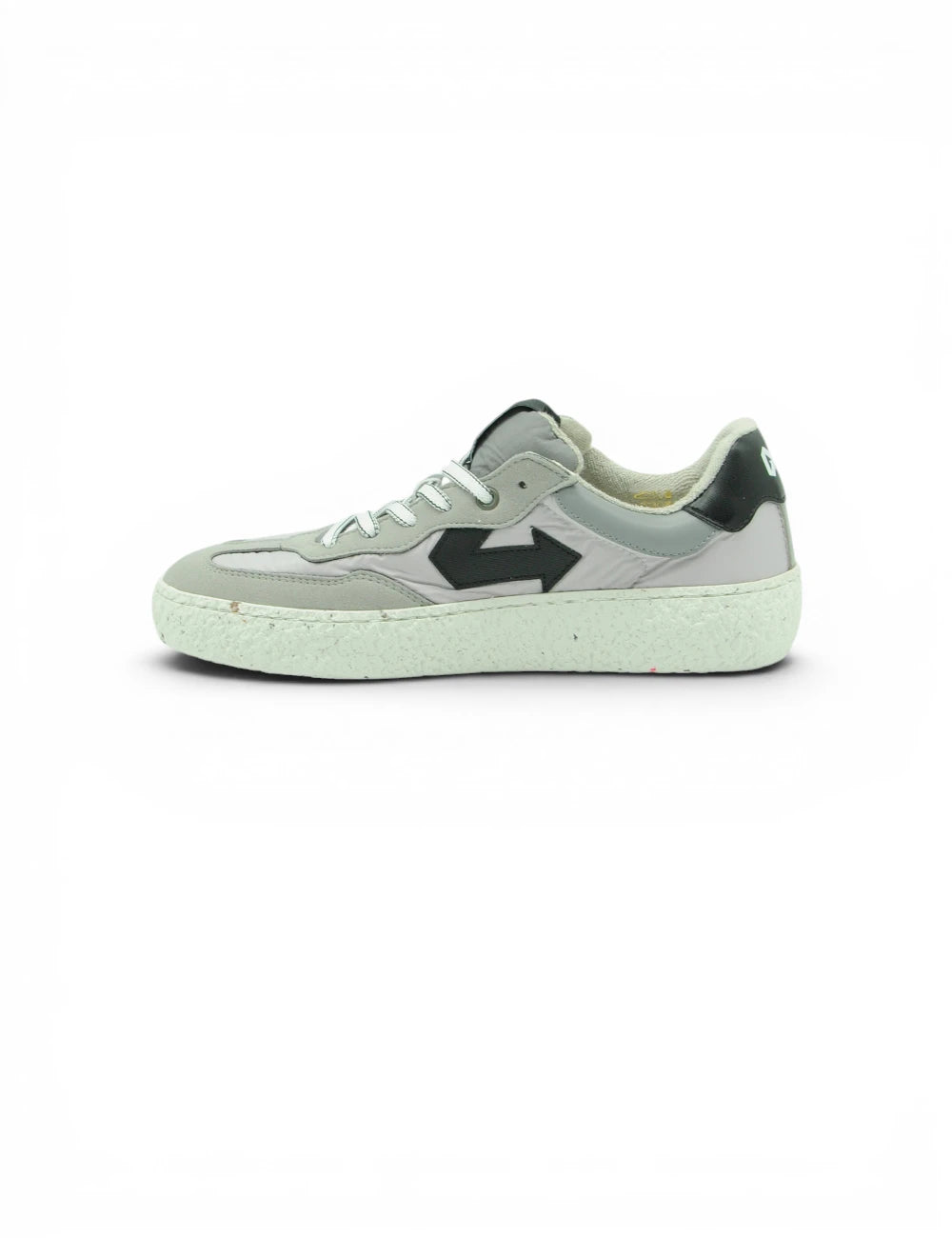 Sneaker low top leggero grigio chiaro con logo freccia nero e stringhe bianche id eight sneakers uriduri silent storm
