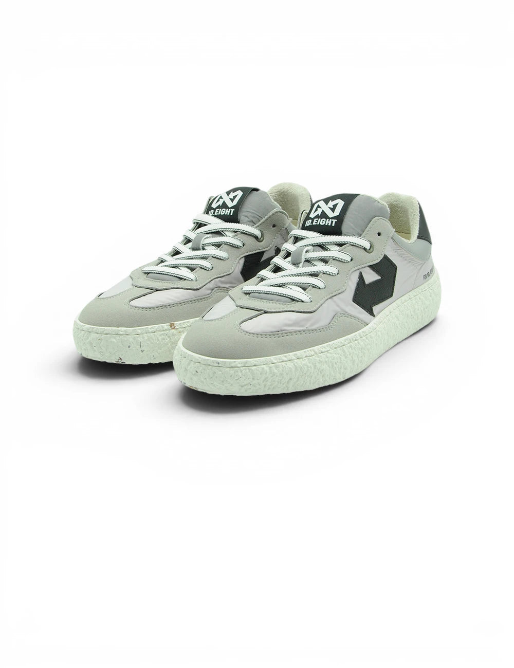 Sneaker id eight uriduri silent storm basse grigio chiaro con dettagli neri suola bianca testurizzata e logo nine eight sul linguetta