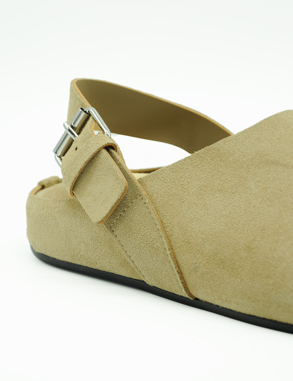 Mule Liviana Conti Molly Cremino in camoscio beige con fibbia argento e suola gomma nera