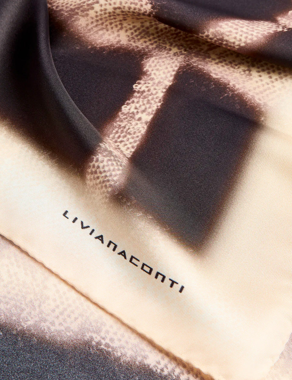 Foulard Dalila Liviana Conti in seta beige con pattern snakeskin