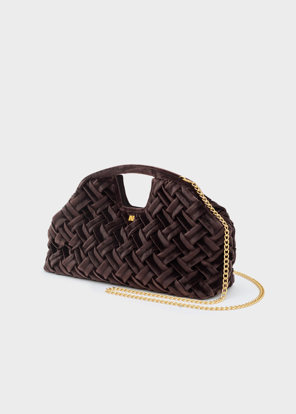 Clutch Nalì a mano queen marrone in velluto scuro con trama intrecciata e tracolla catena oro
