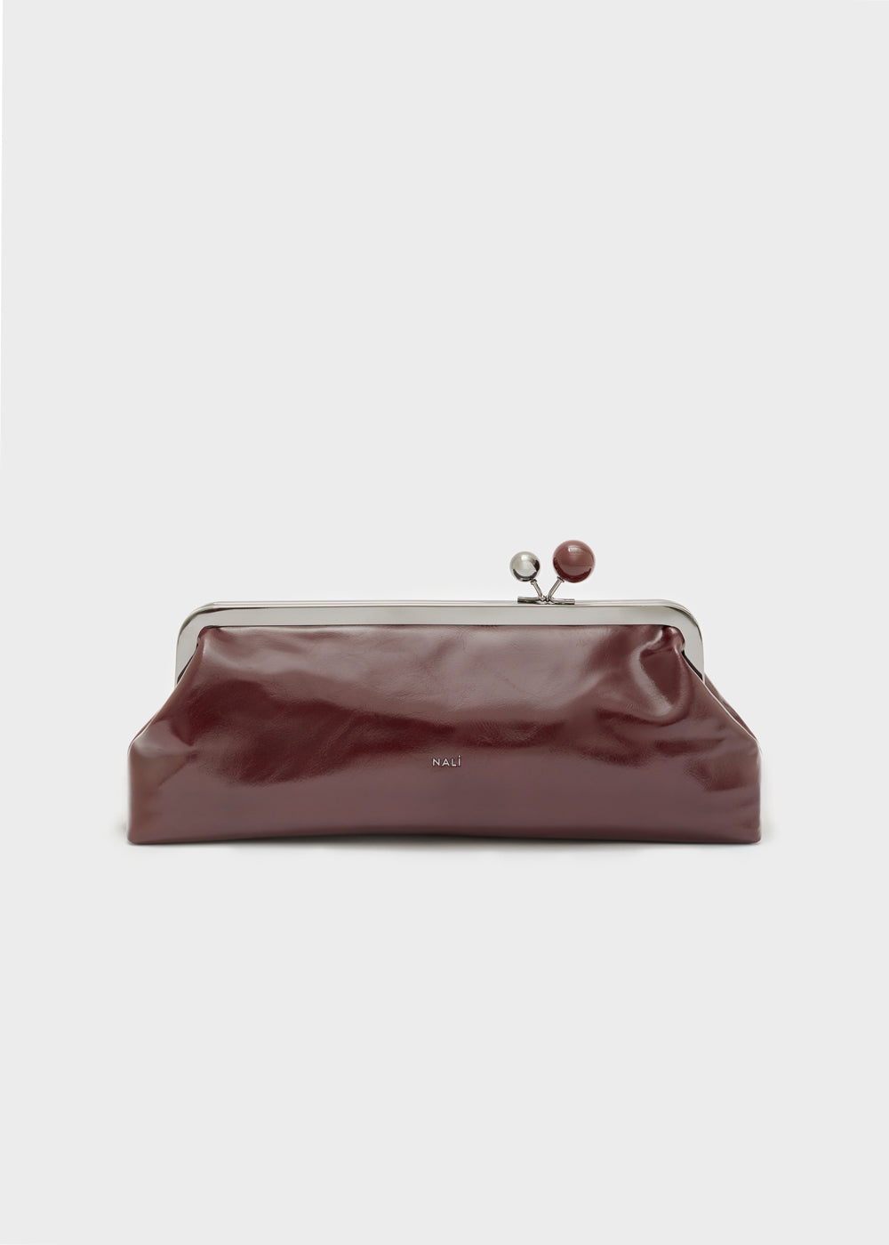 Clutch nalì zendaya bordeaux in pelle verniciata burgundy con chiusura a due sfere rosa opaco e metallica argento