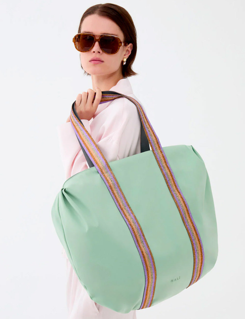 Borsa viaggio Nalì Nina Verde in tela verde menta con spallacci righe colorate