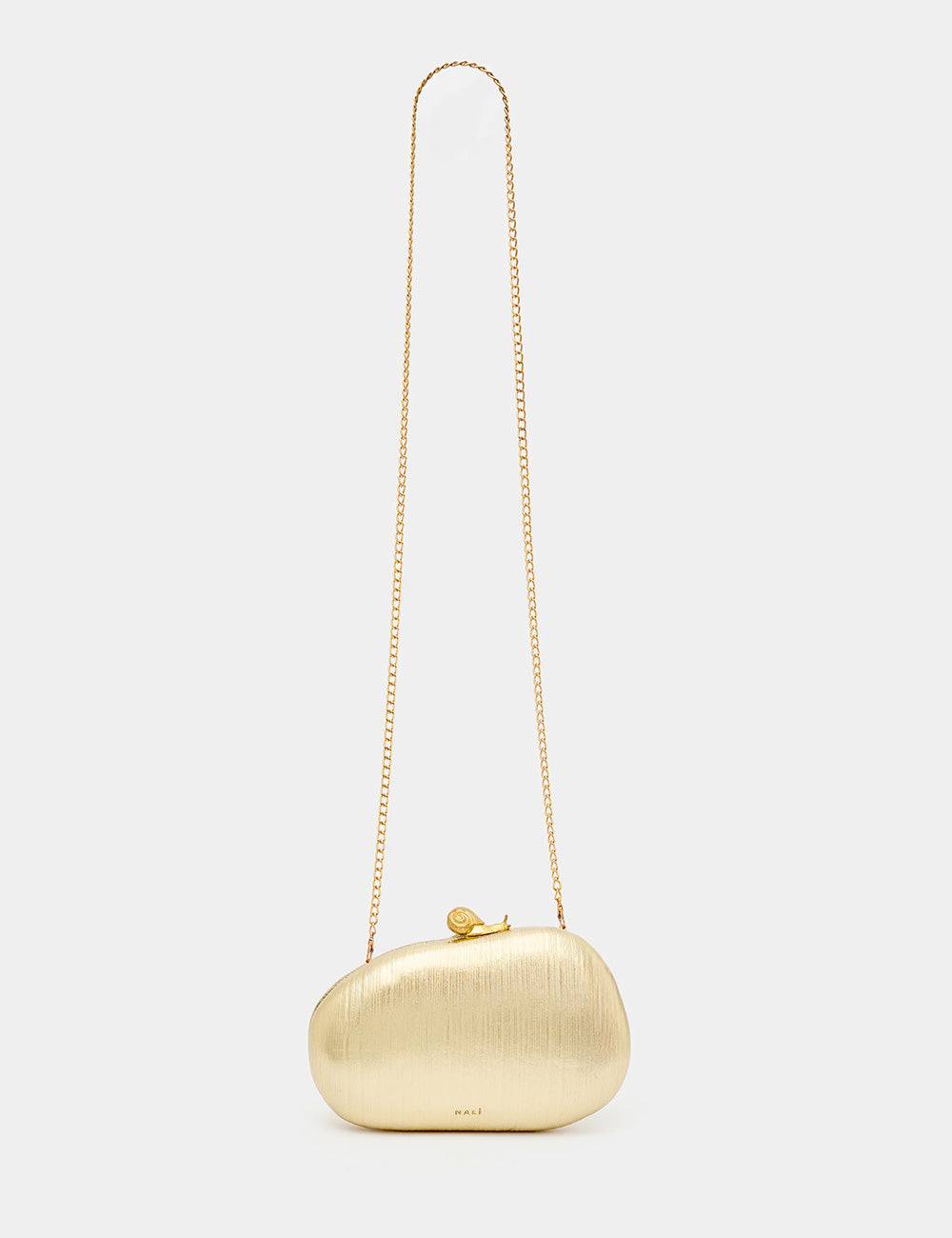Clutch Nalì Zahra Oro, texture dorata, catena delicata e chiusura a lumaca