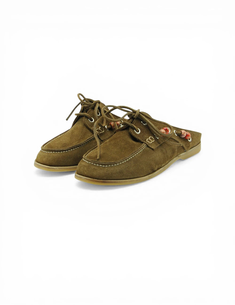 Scarpe nautiche niche sabot velour tabacco in camoscio verde oliva con lacci marroni e perline corallo decorative