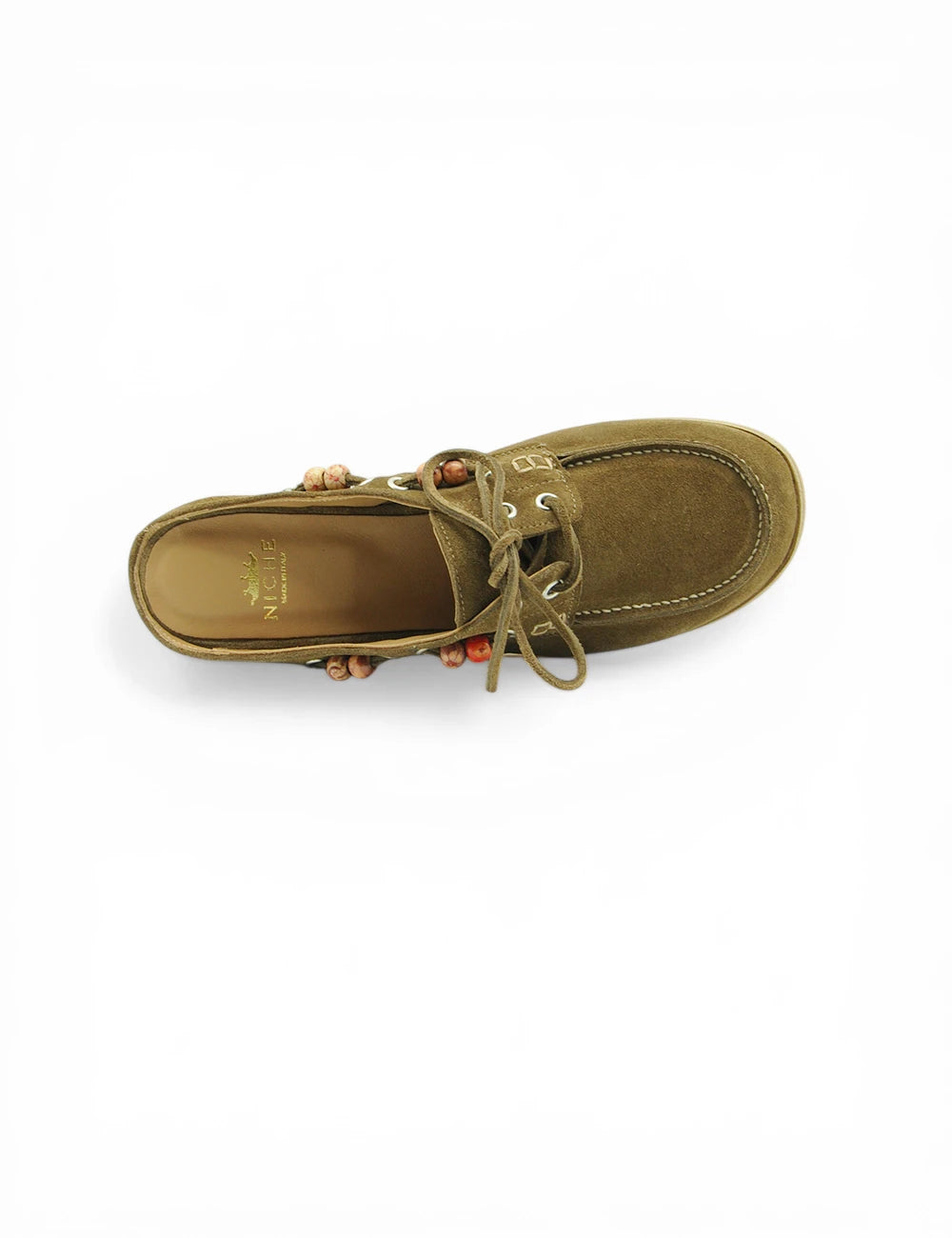 Scarpa sabot in velluto tabacco oliva con perline di legno decorative sui lacci in pelle scamosciata