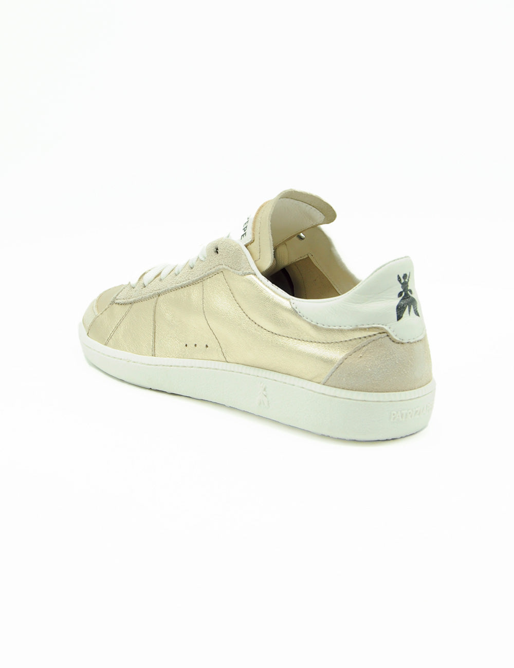 Sneaker Patrizia Pepe Skin 93 Shiny Gold in pelle crema con ape nera