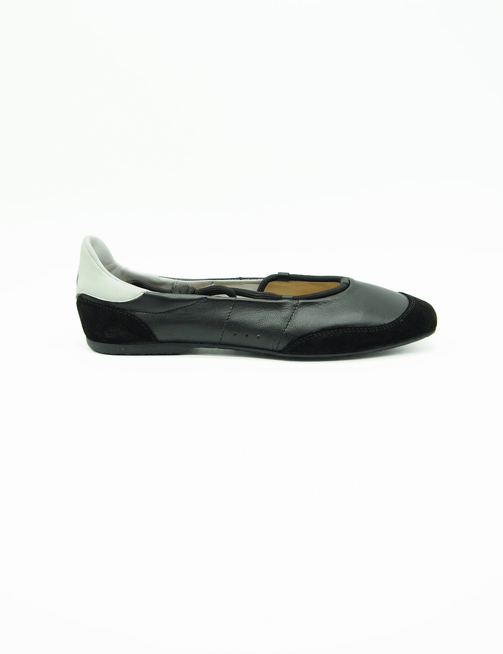 Ballerina Dancing Skin di Patrizia Pepe in suede e pelle nero e bianco minimal
