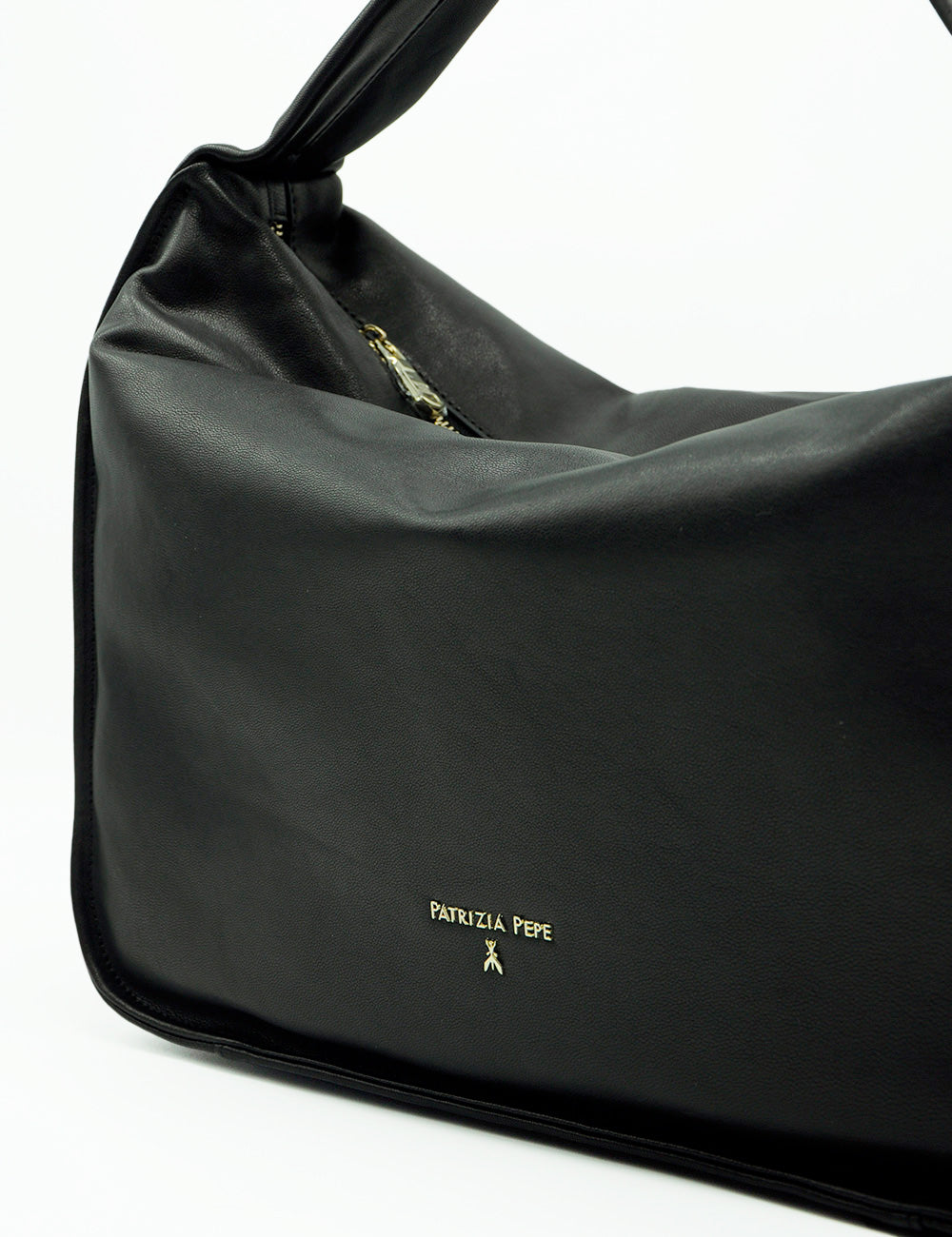 Borsa hobo grande Patrizia Pepe nera in pelle con zip dorata e placca logo