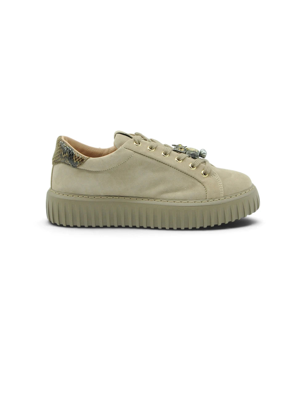 Beige sneaker stokton kid in suede nocciola con dettaglio tacco in pelle effetto serpente e fibbia metallica decorativa