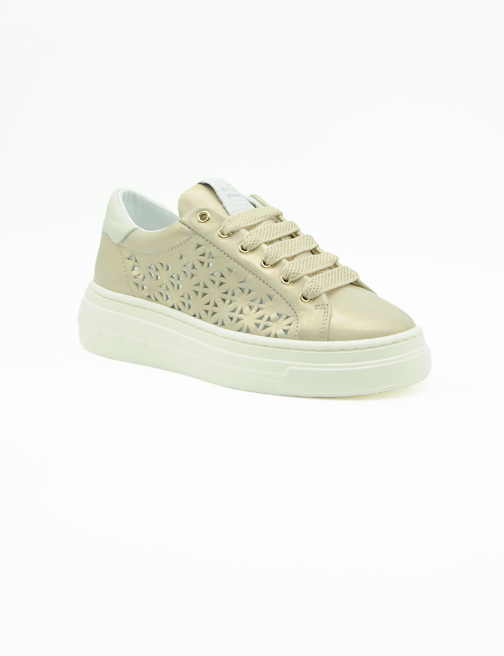 Sneaker Stokton Platino in pelle beige con ritagli a stella e suola bianca spessa
