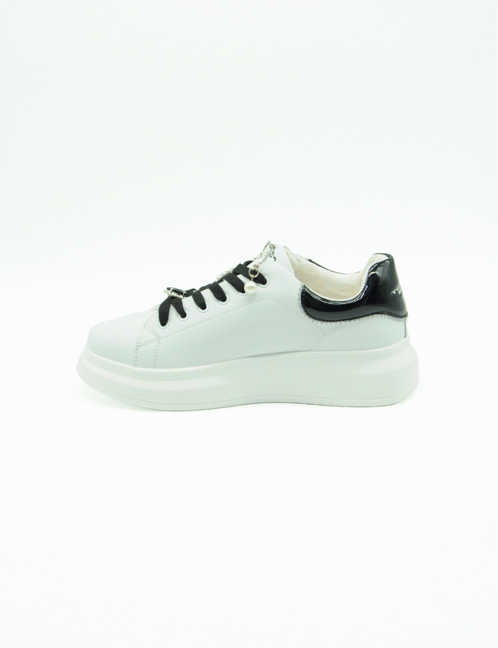 Tosca Blu White Glamor Sneaker