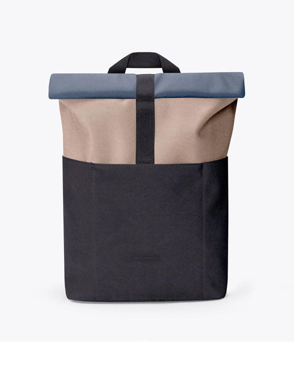 Zaino roll-top minimalista ucon acrobatics hajo dark sand black con design elegante navy blue beige e nero in tessuto resistente