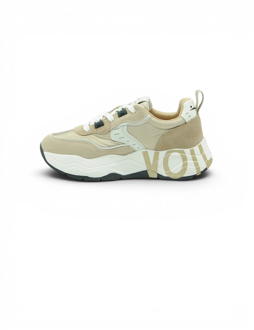 Sneakers voile blanche club105 beige chiaro con suola bianca e nera e logo voile beige sul lato
